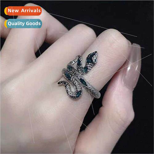 New Cool Snake Irregular Ring che Green Crystal Ring