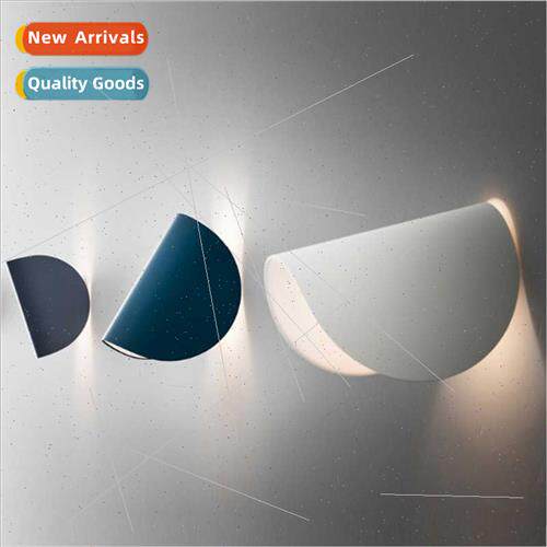 Minimalist personaly modern minimalist wall lamp Scandinavia