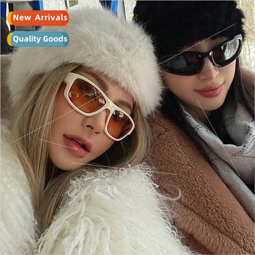 Polarized niche square frame Y2K future tech sunglasses set