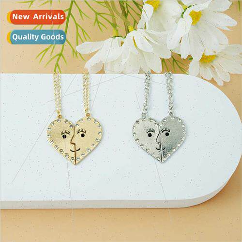 Two people splicing love heart necklace creative alloy smile