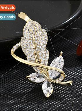 mple leaf brooch female upscale ins tide pearl clothes su pi