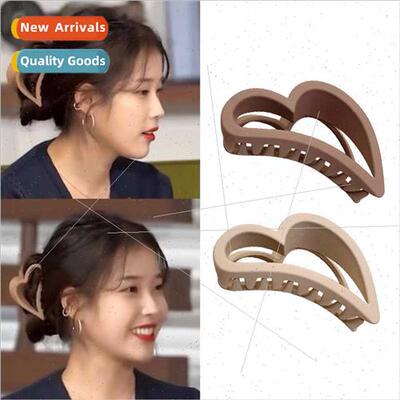 IU Lee  Eun milk curry color love heart grab clip shark clip
