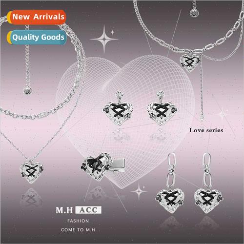 Korea black line love heart stacking necklace female niche E