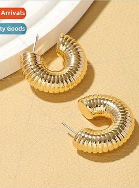 Europe metal texture senior threaded C-shaped earrings femal