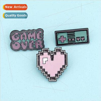 Japanese new cartoon pin game console love heart pass GAME O
