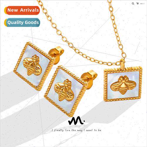 Tanium Steel Gold-Plated Europe Accessories Square Bee Whe S