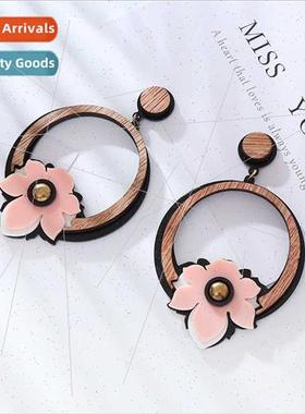 Europe fashion big openwork wooden round earrings acrylic fl