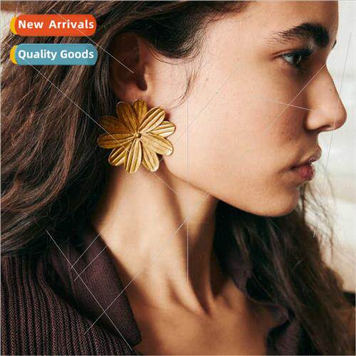 Earrings retro flowers earrings senior sense ins wind Autumn