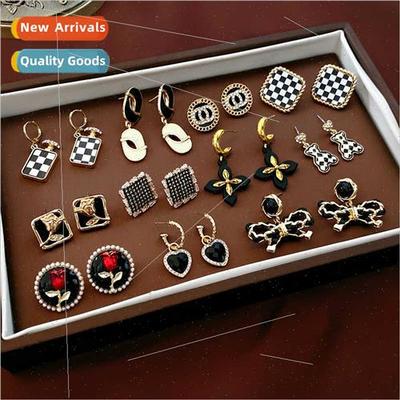 lver needle fall winter new retro black checkerboard square