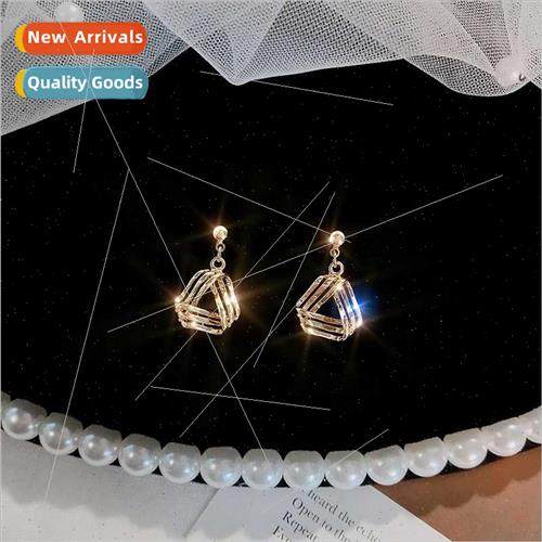 Geometric triangle metal texture simple hollowing small hund