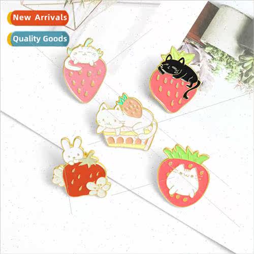 Cute Cartoon Strawberry Brooch Enamel Lacquer Oil Drip Stude