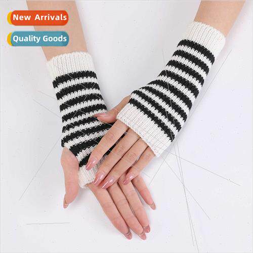 Women autumn winter short striped colorful knted woolen glov