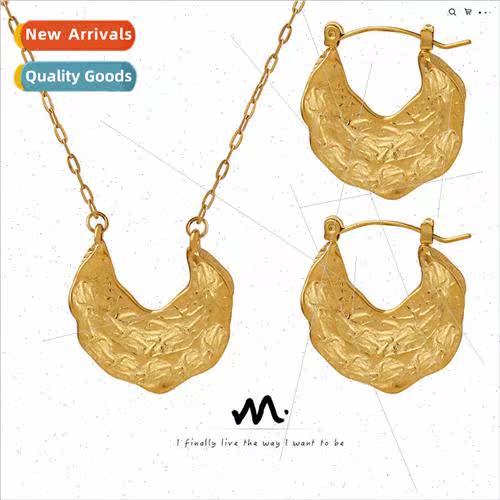 Europe shaped irregular hammered pattern necklace wind ear c