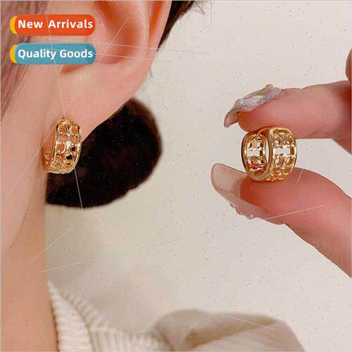 Koreaelegant fashion gold hollow ear buckle niche whening re
