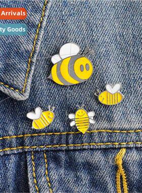 Europe Uned States new creative bee cartoon brooch fashion a