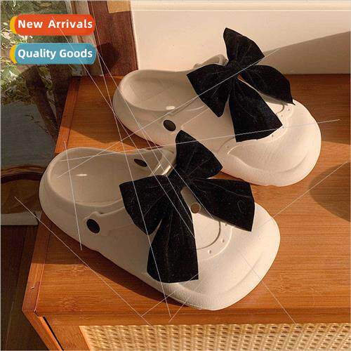 2022 summer new fashion students outside wear hole shoes swe