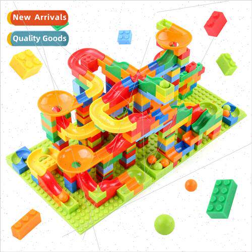 Children track blocks  size particles chute blocks paradise