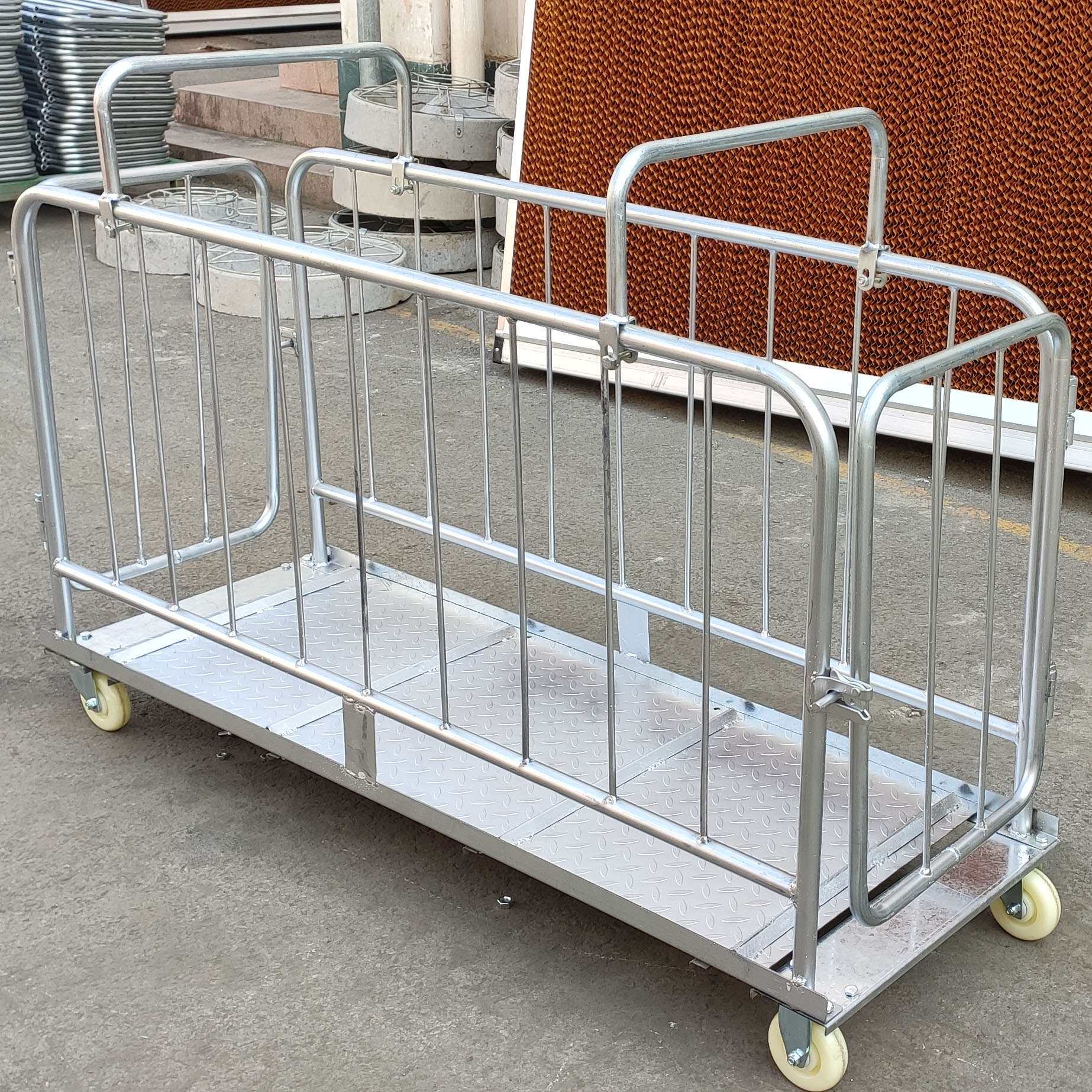 装猪笼猪用保育栏室外托运车秤猪笼周转车拉猪手推车方便猪栏围栏