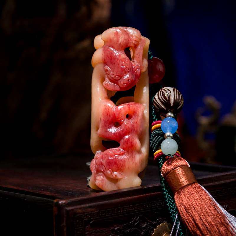 天然骨料雕刻福手貔貅钱包挂件文玩手工骨雕挂饰藏式复古男士