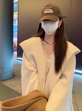 白色斗篷双面小个子羊毛大衣女秋冬新款系带收腰连帽呢子毛呢外套