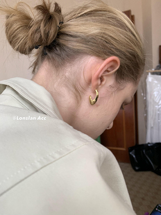 小巧可爱质感月亮气质耳钉耳饰 2022 LONSLAN ACC