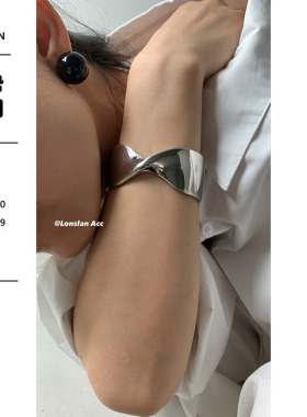 LonslanAcc质感随意吸睛手镯