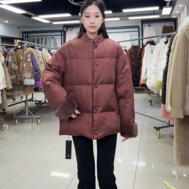 1202芬达  54号 bu退换价格599  衣长