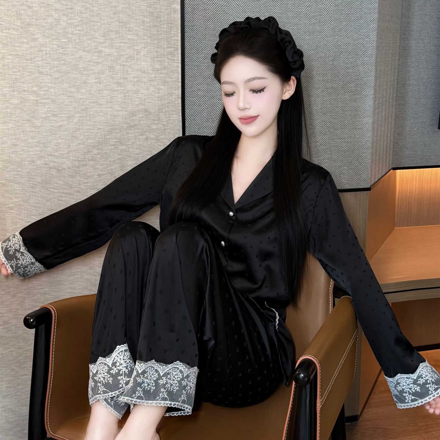 睡衣女款春秋2025新款冰丝黑色蕾丝高级感纯欲长袖长裤家居服套装