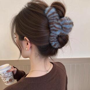 女士大号发量多抓夹冬季毛毛鲨鱼夹高级感精致发夹女成人冬天头饰