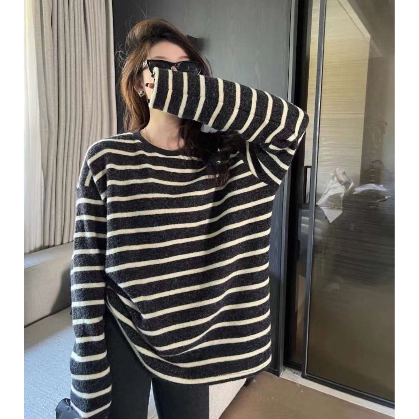 兔毛绒圆领长袖条纹打底衫