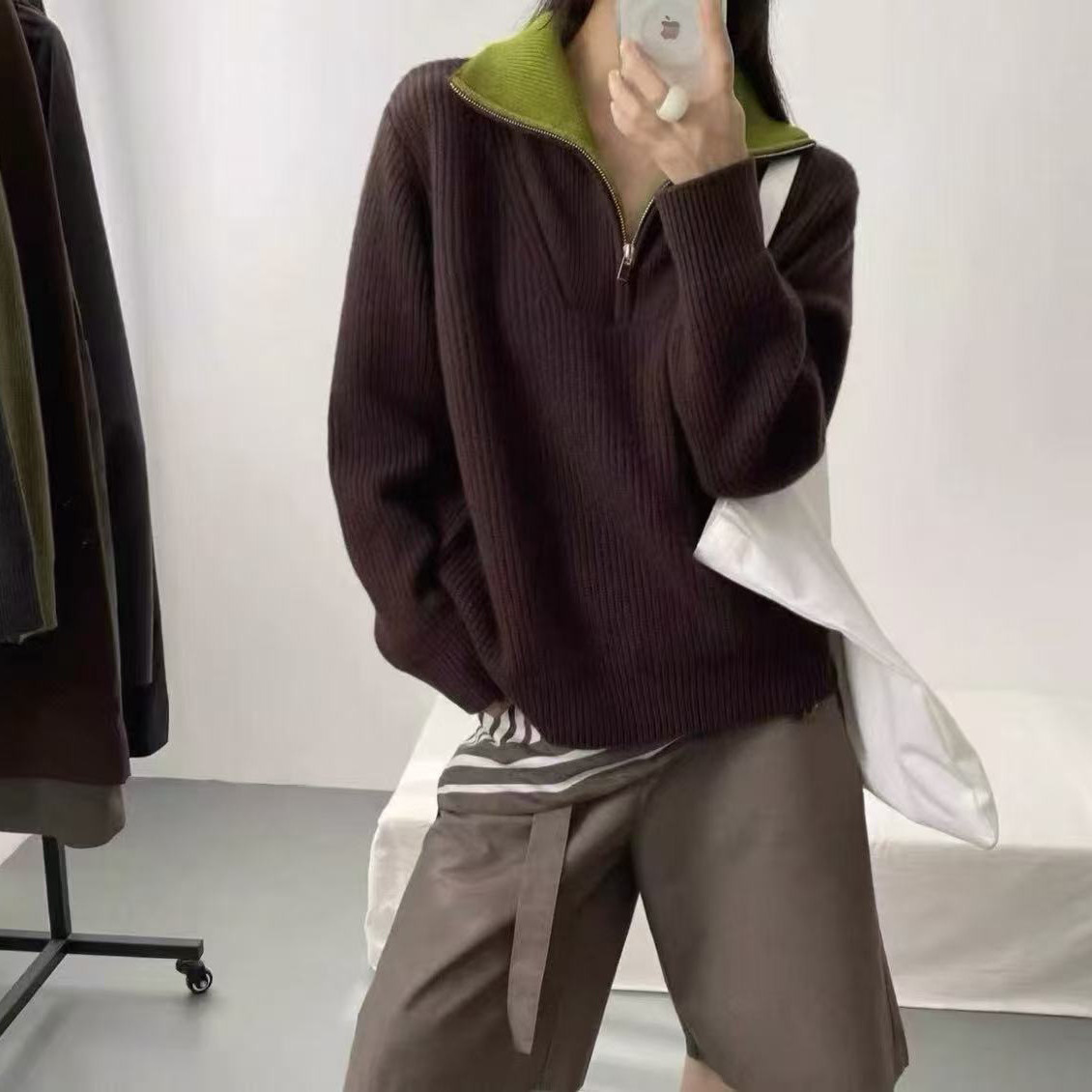 撞色半拉链立领加厚全羊毛衫