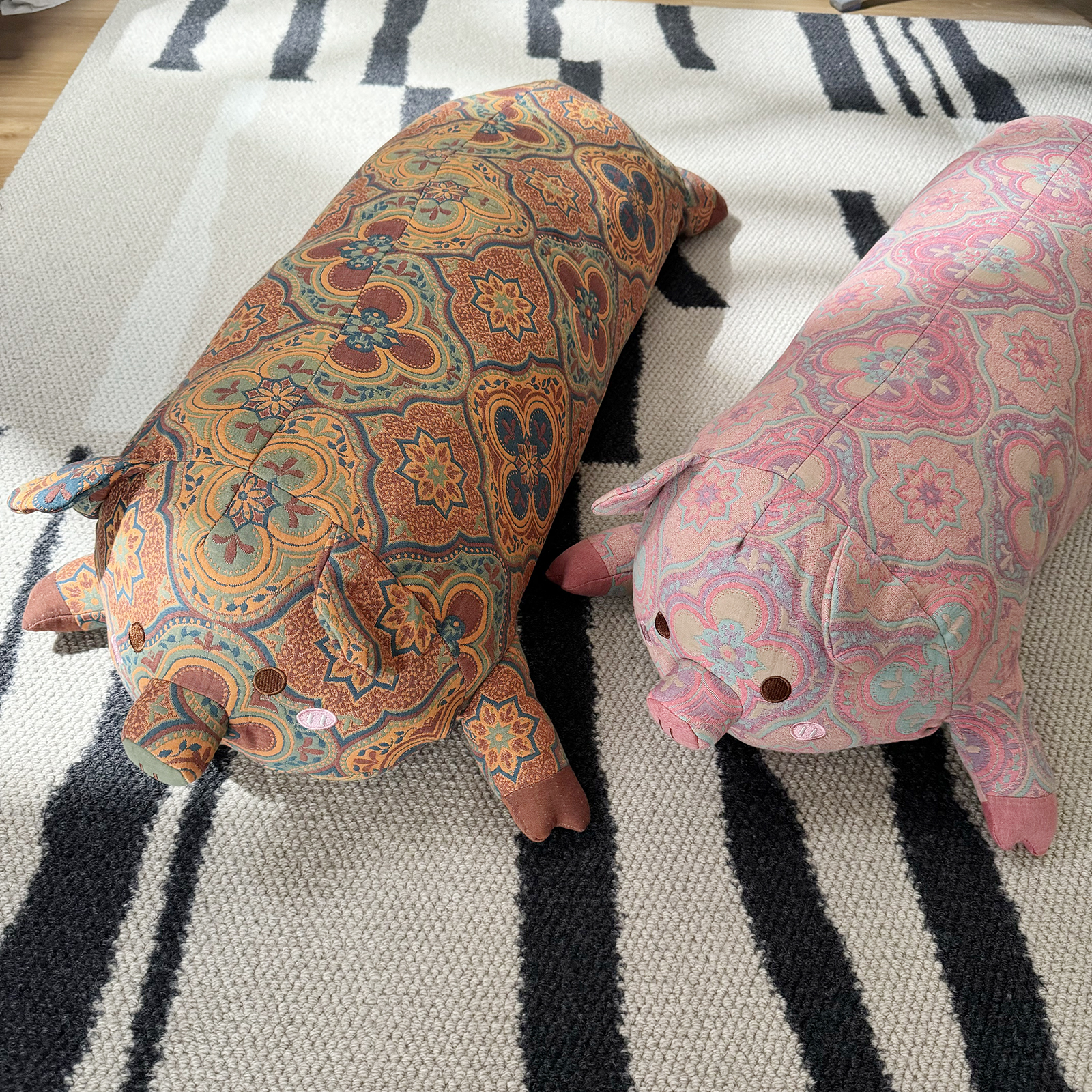 全棉多层纱猪猪抱枕摆件