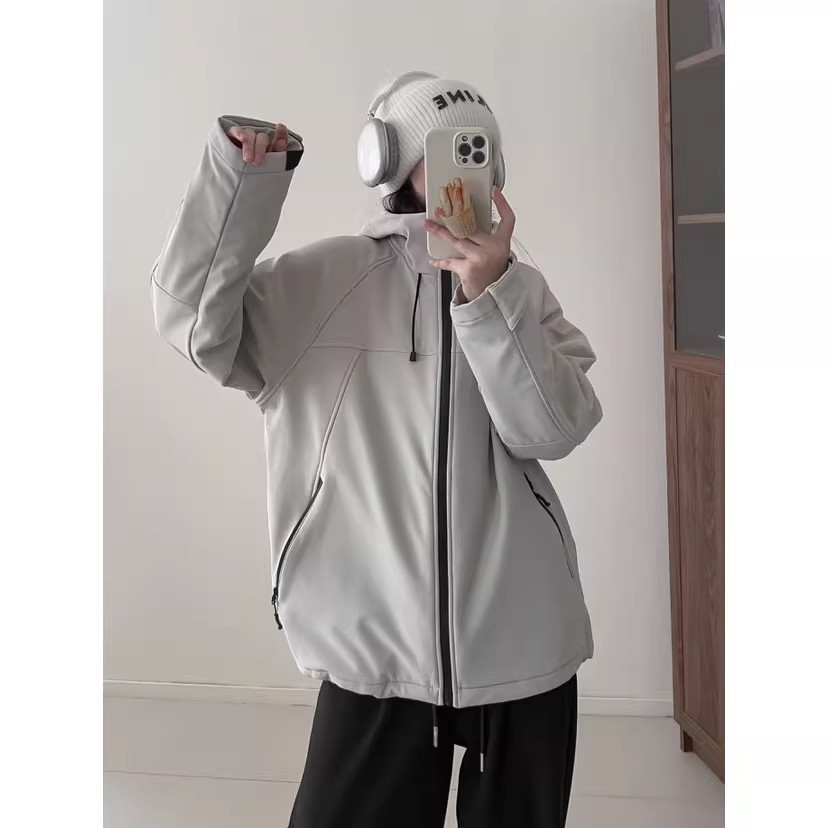 可脱卸三合一连帽防水冲锋衣外套