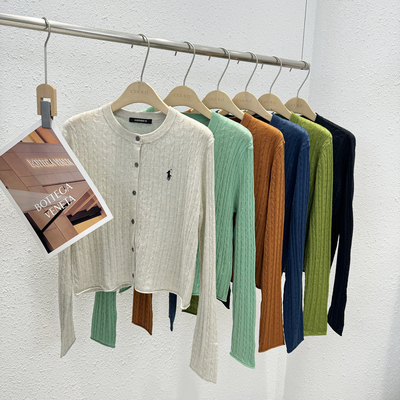 小马刺绣麻花30绵羊毛开衫