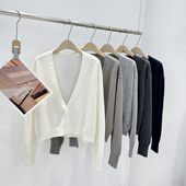 福利 CHUQ 8360韩版 10.13 松弛感纽扣V领全羊毛开衫