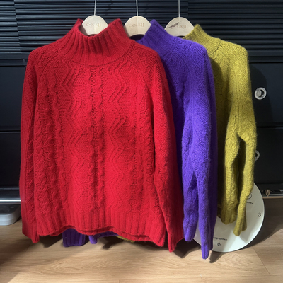 重工绞花高领加厚蜜熊绒衫