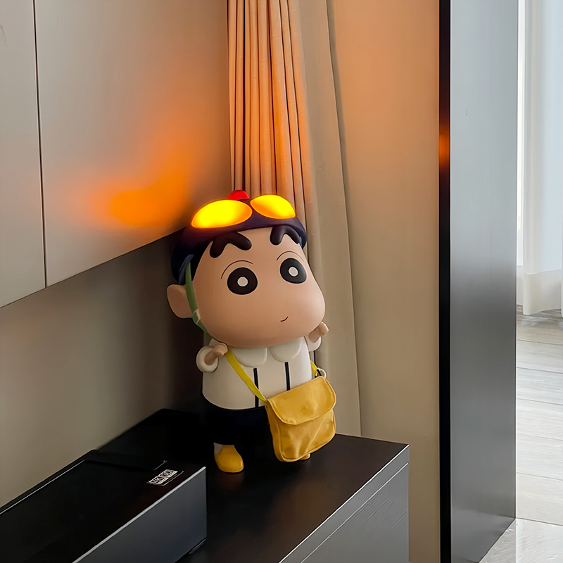 大号幼稚园校服蜡笔小新发光手办