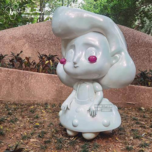 潮玩网红卡通动漫公仔玻璃钢树脂月光兔kaws暴力熊树脂IP美陈雕塑