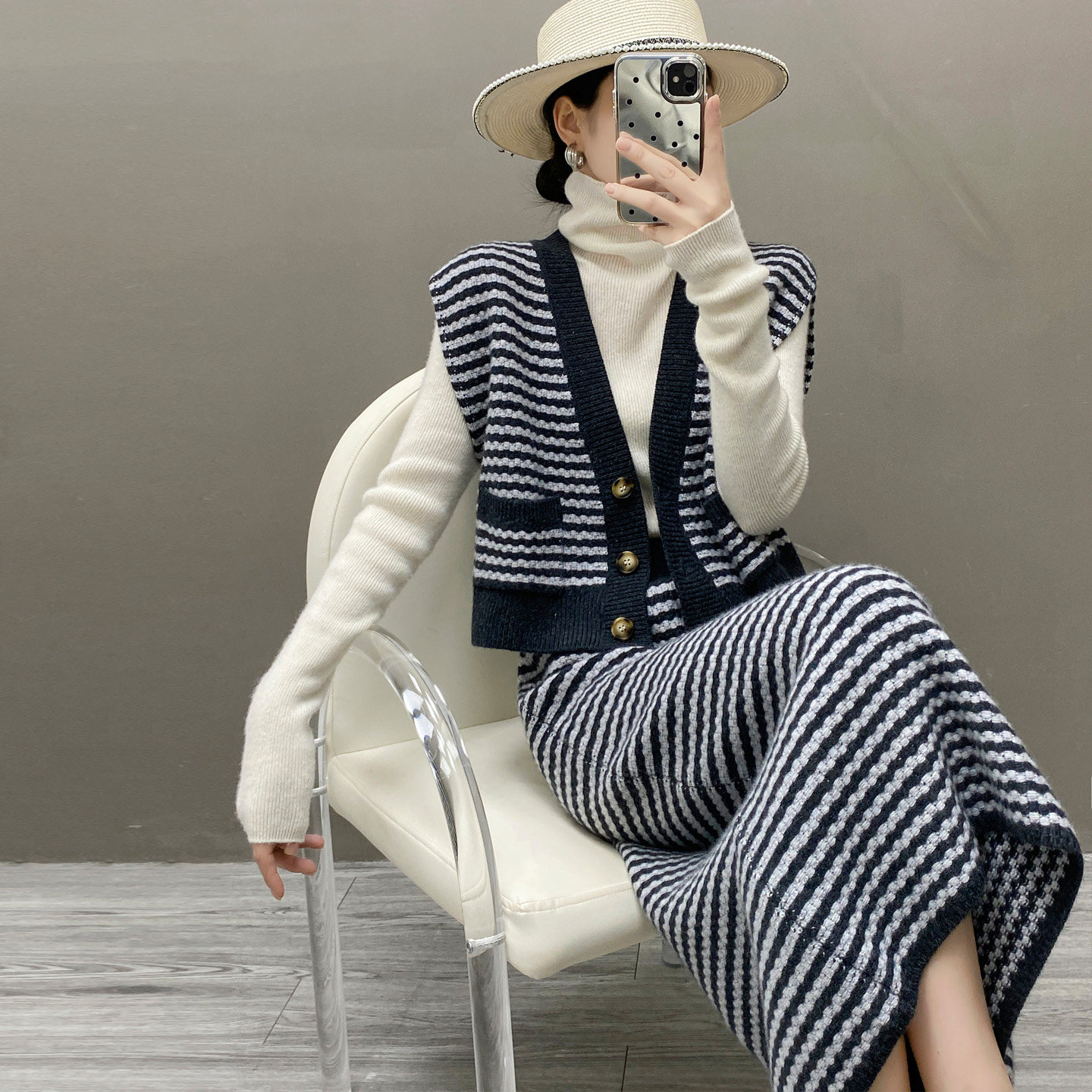 秋冬新款V领条纹山羊绒马甲半身裙两件套女宽松羊毛针织背心套装