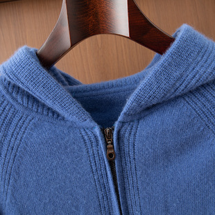 2025年秋冬新款连帽拉链山羊绒针织开衫男士百搭纯色羊毛外套上衣