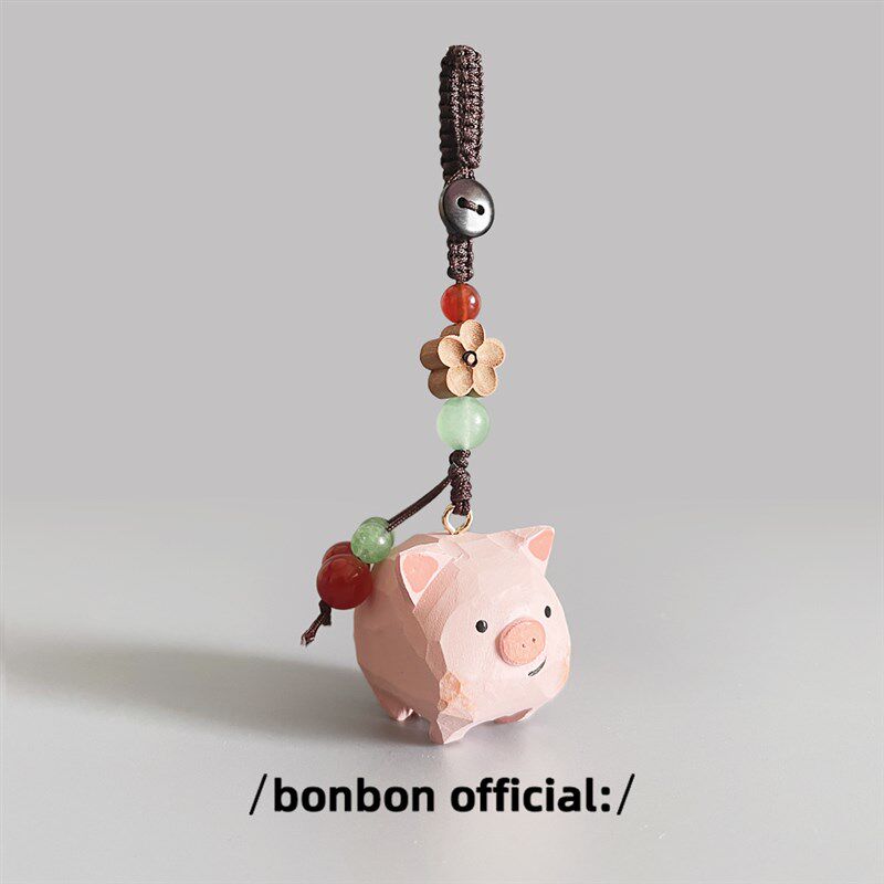 速发俏皮猪仔仔创意可爱手工木汽小猪扣件车书包挂雕挂饰礼物