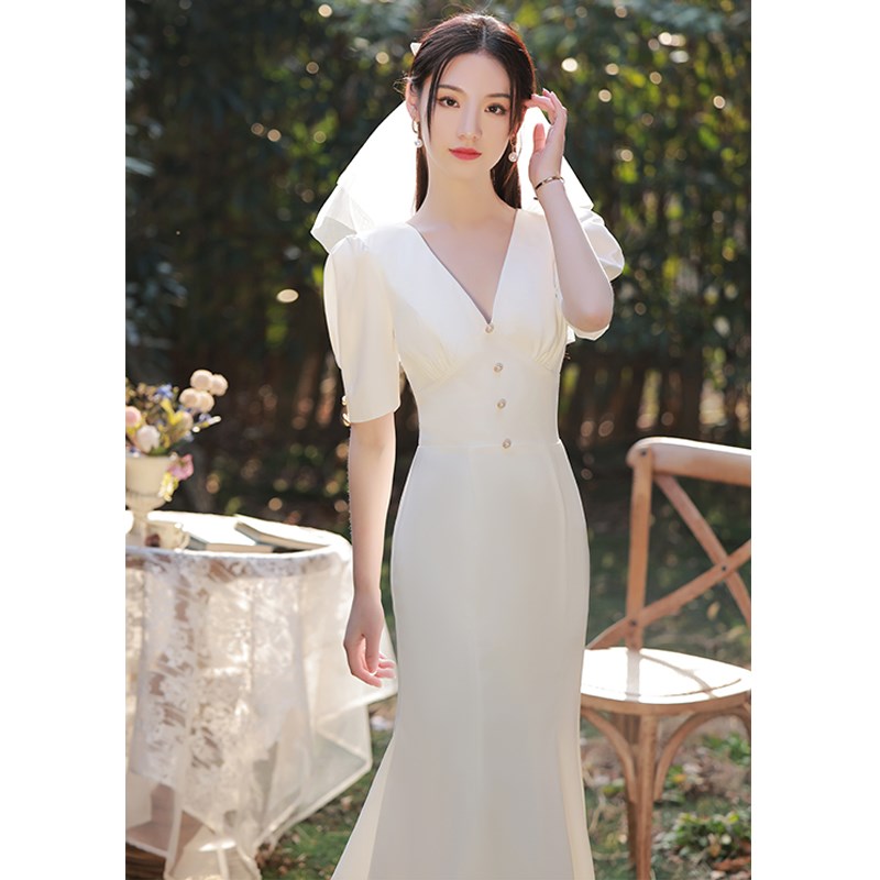 速发法式订婚领证登记晚礼服高端气质会宴主持人白裙连衣色平时可