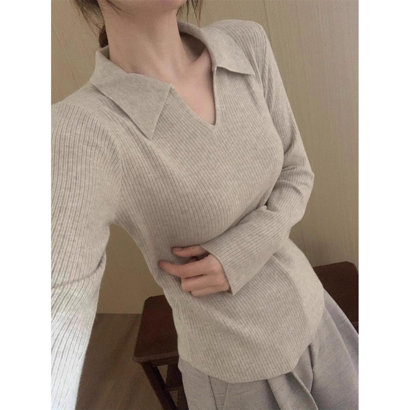 深灰色polo领针织打底衫