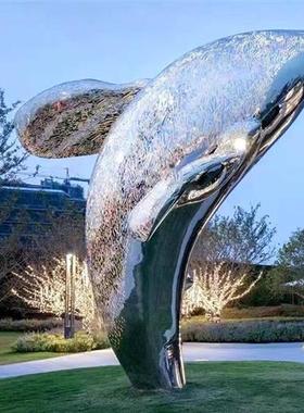 户外大型不锈钢发光镂空鲸鱼雕塑酒店镜面海豚售楼处景观装饰摆件