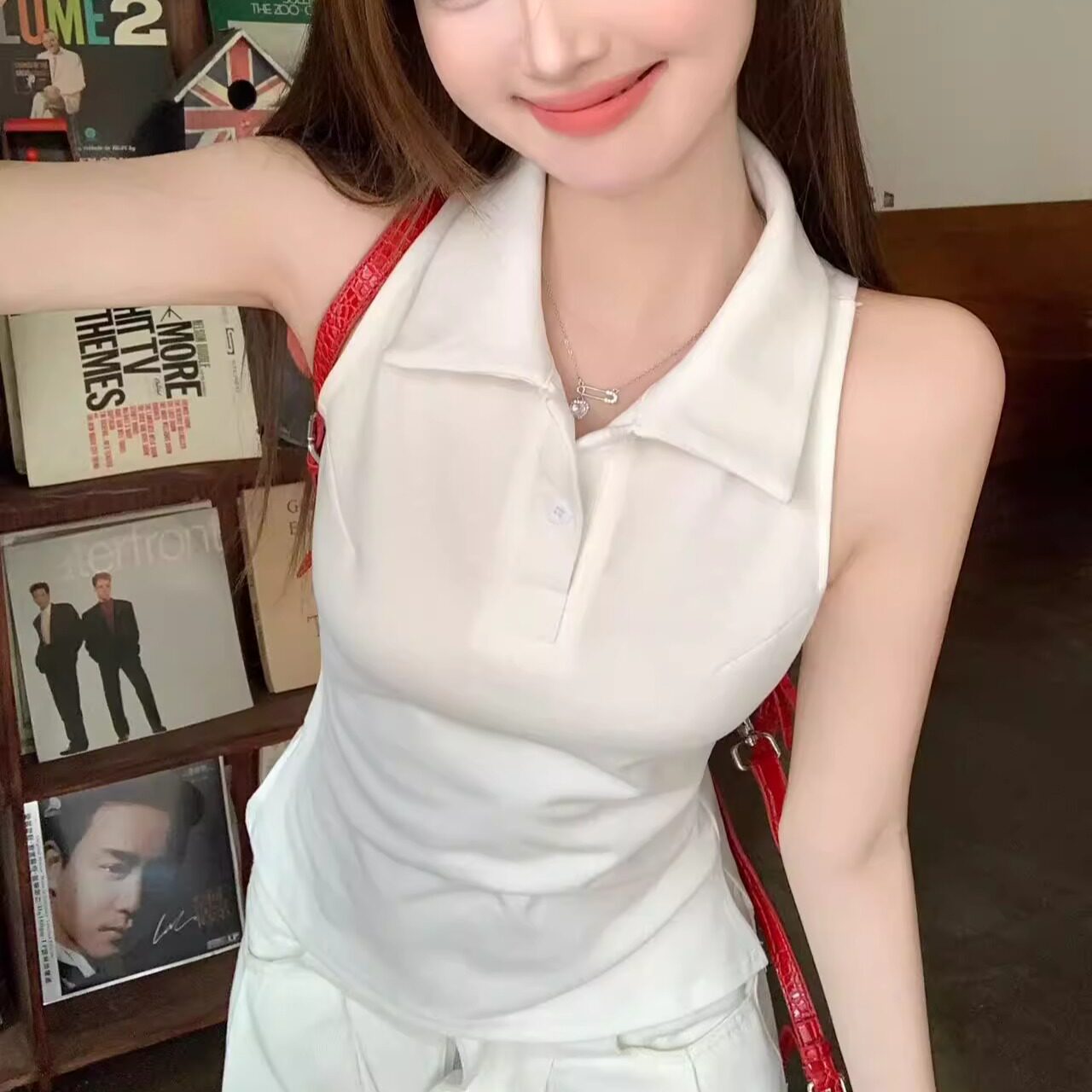 美背翻领polo领无袖背心女带胸垫性感甜美风气质修身打底吊带上衣