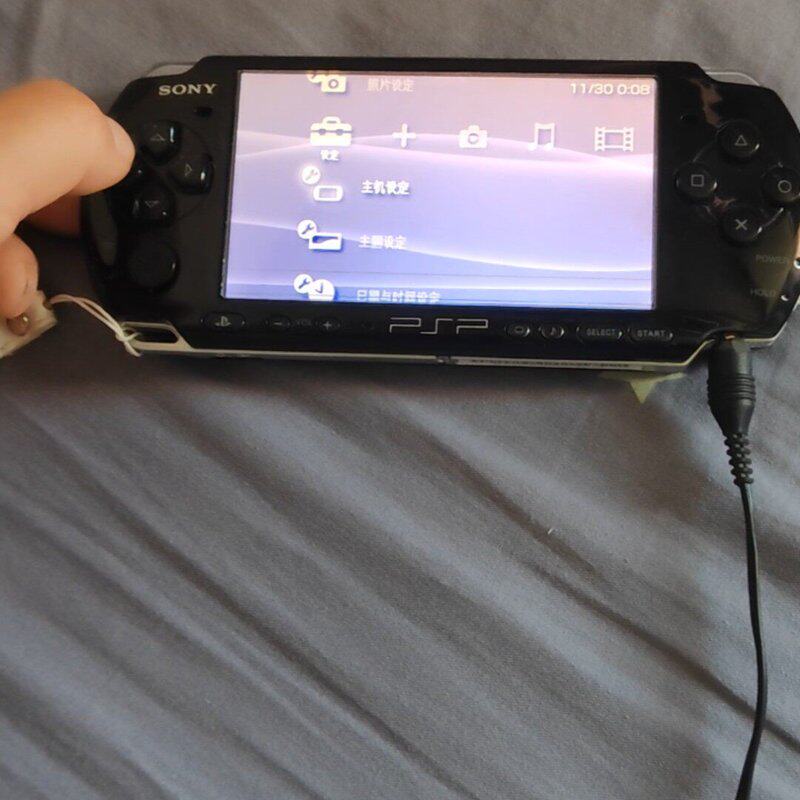 议价psp3000黑色裸机开机屏幕显示正常屏幕膜还在按键摇可维修
