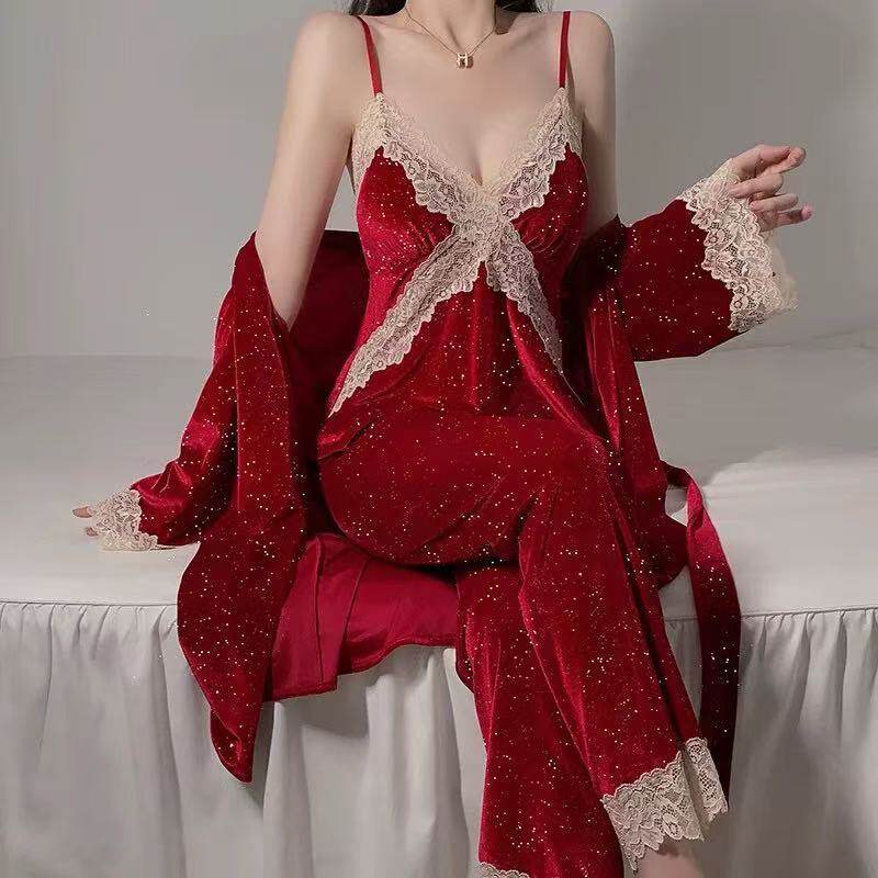 金丝绒蕾丝胸垫睡衣三件套