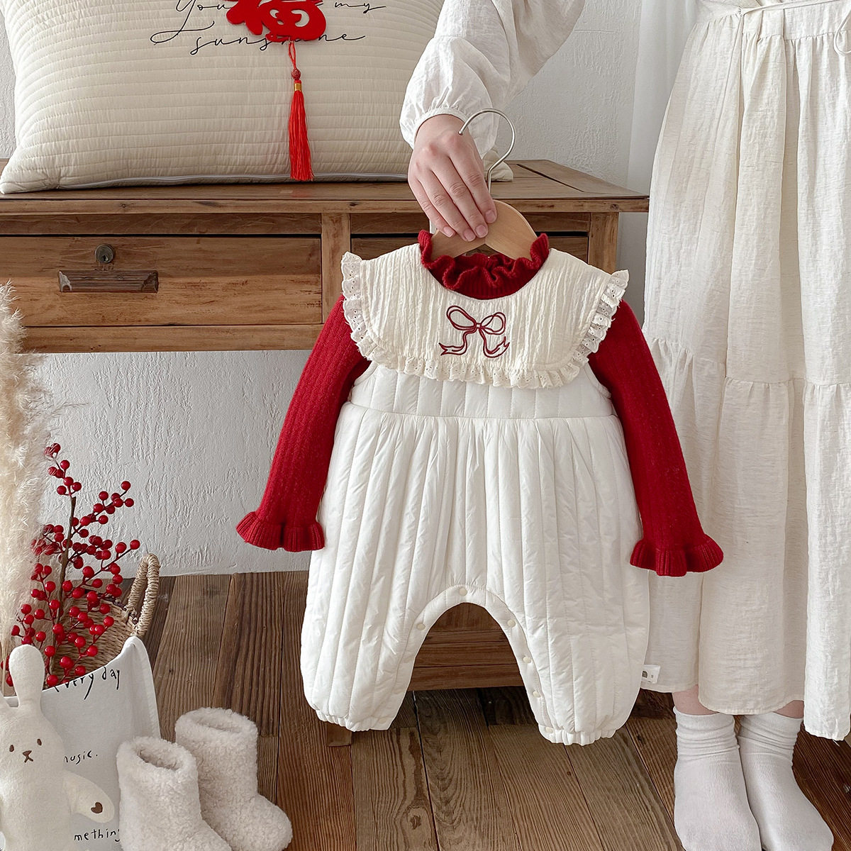 婴幼儿衣服秋冬装女宝宝加绒打底衫夹棉背带裤洋气婴儿外穿连体衣