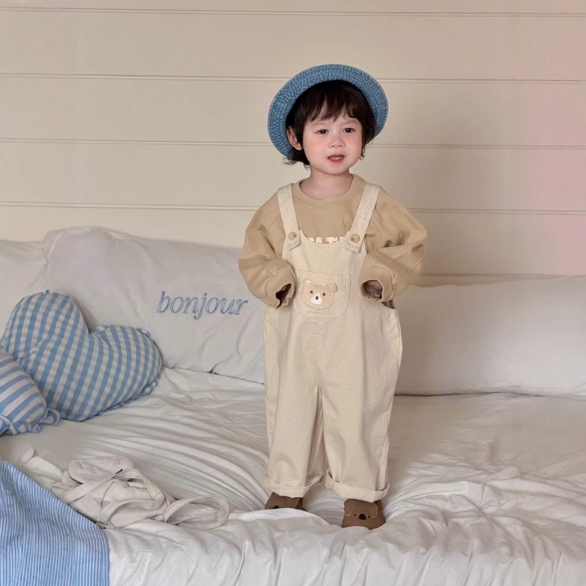 宝宝春装2026新款韩版童装儿童春季衣服男童长袖T恤衫背带裤套装