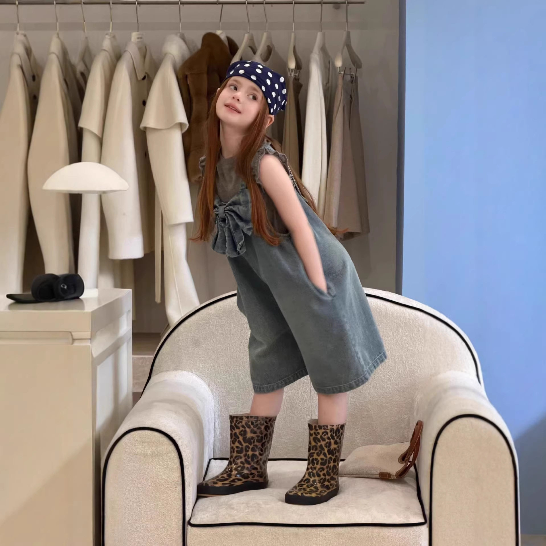 2026春夏新款女童蝴蝶结百搭中小童设计感吊带连体裤牛仔背带裤